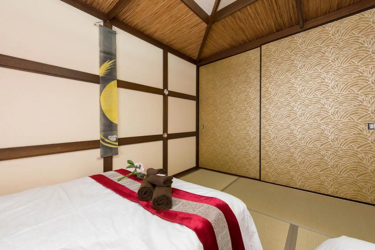 The Bamboo Moon Palace / Shin-Osaka Holiday home
